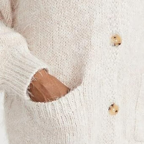 Free People Oversized Cardigan Medium Cream Fuzzy Sweater NWOT Winter Boho Cozy - Picture 6 of 15